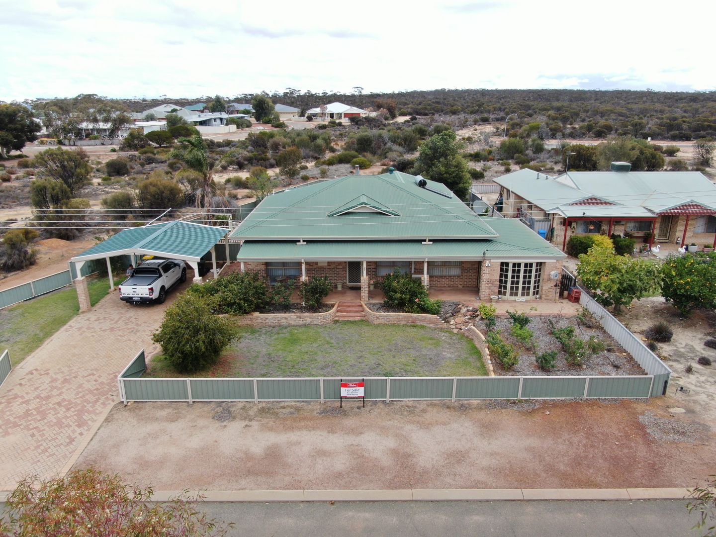 27 RADBOURNE DRIVE, Hyden WA 6359, Image 1