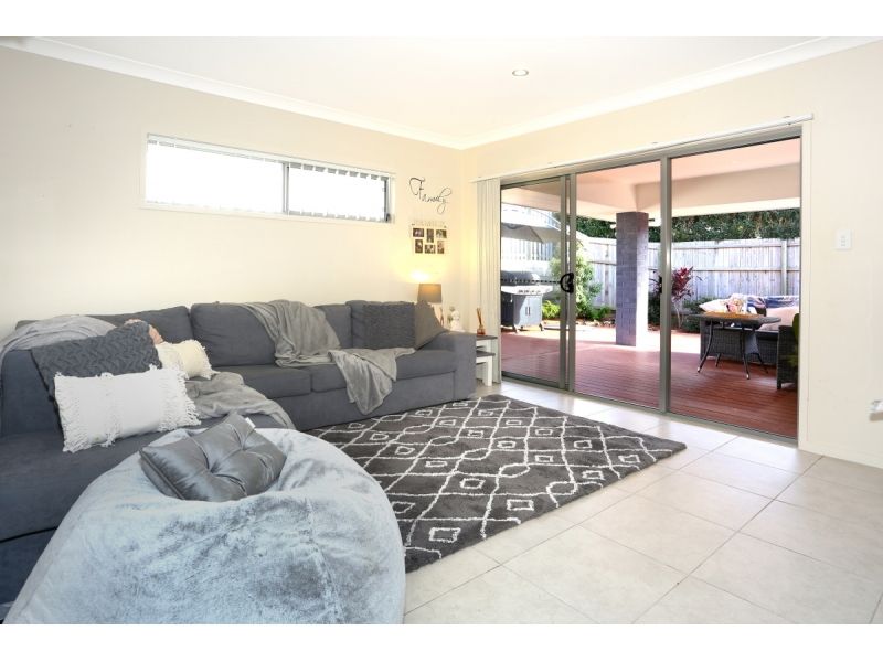 2/22 Cirrus Way, Coomera QLD 4209, Image 1