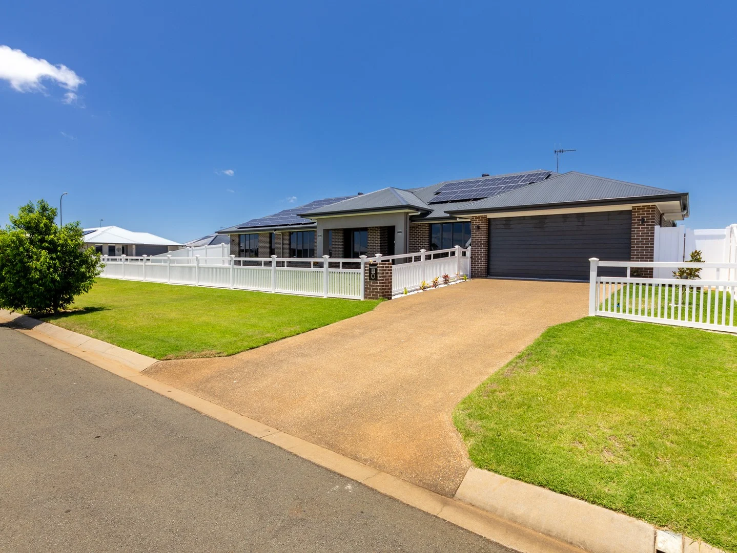 1 RANNOCH STREET, Ashfield QLD 4670