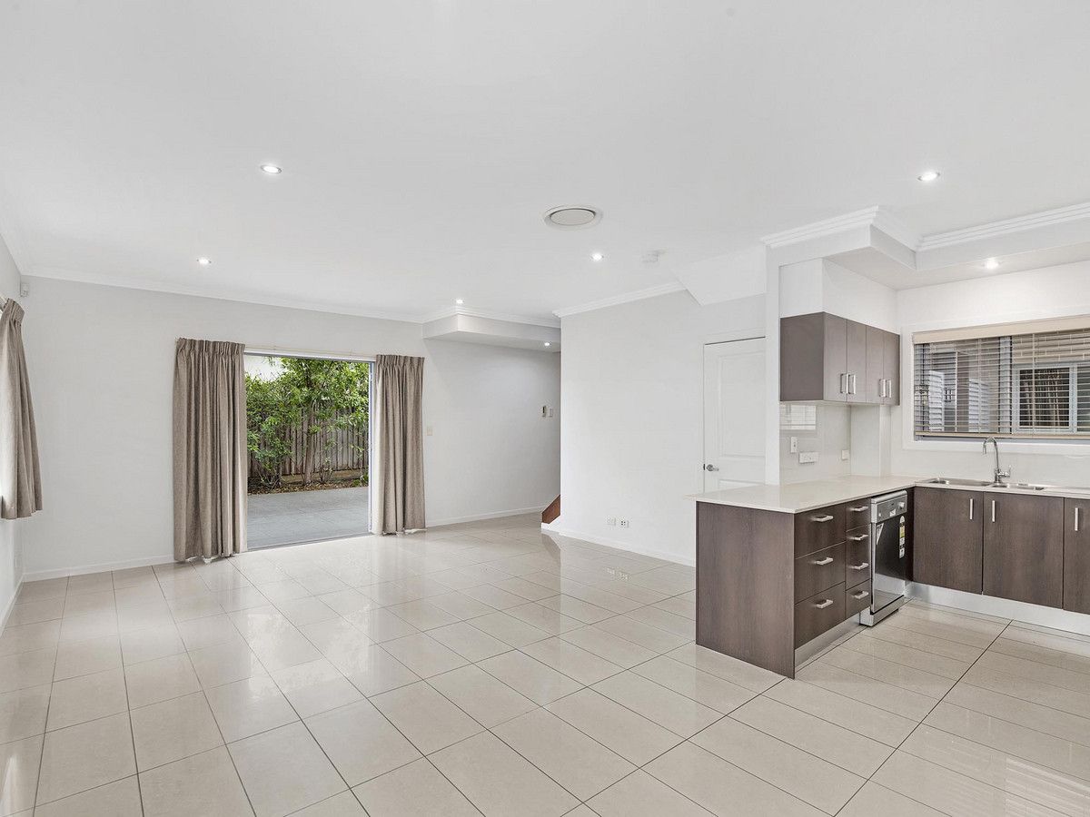 3 bedrooms Townhouse in 3/43 Kates Street MORNINGSIDE QLD, 4170