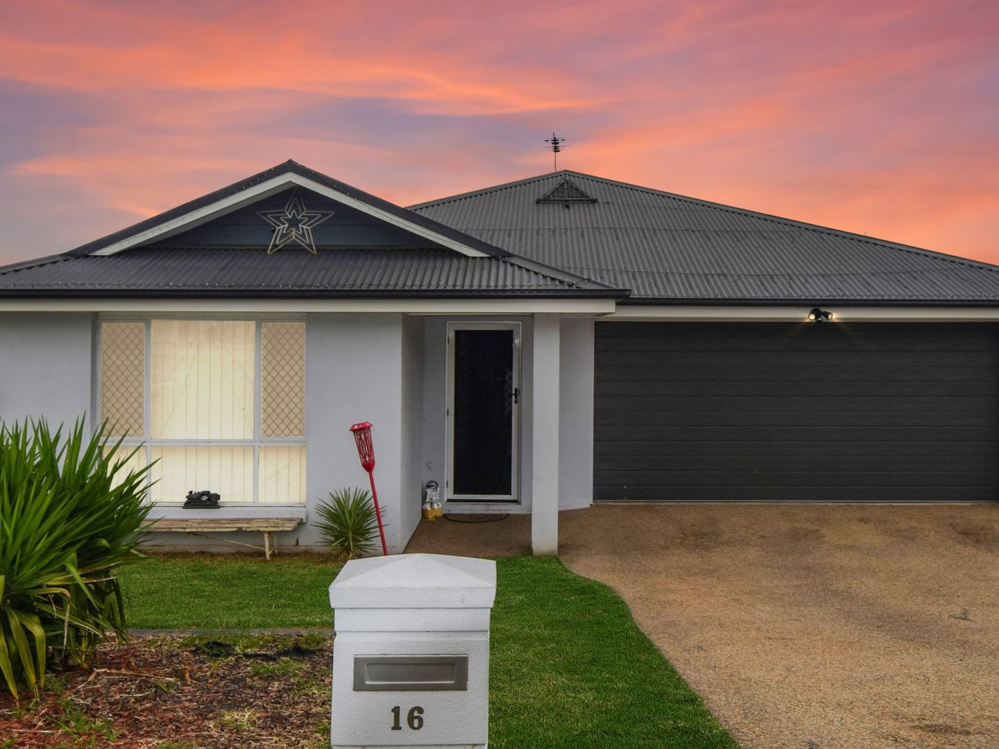16 Molloy Place, Young NSW 2594, Image 1