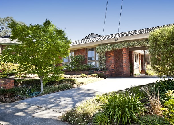 2 The Glade , Wheelers Hill VIC 3150