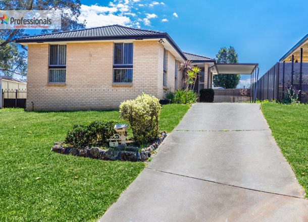 7 Paradise Place, St Clair NSW 2759