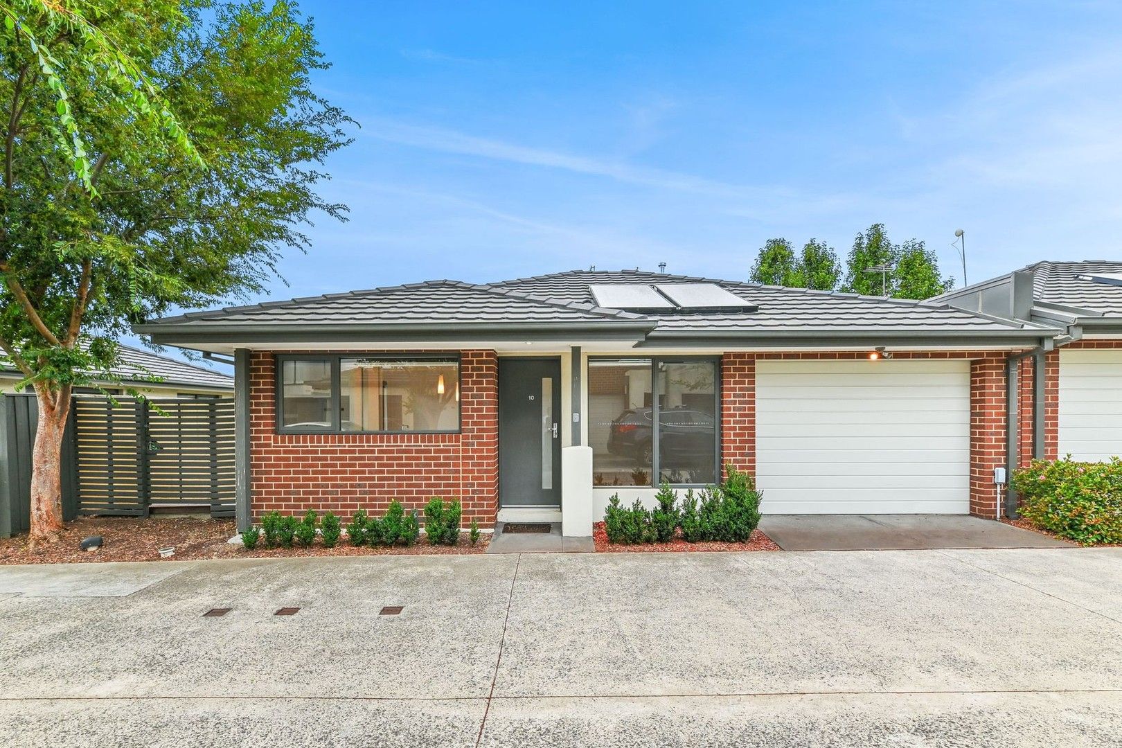 10/17 Golden Elm Way, Lyndhurst VIC 3975, Image 0