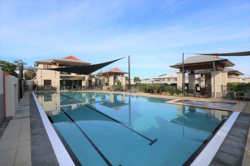 4 bedrooms House in 13 Fairway Court MOUNT OMMANEY QLD, 4074
