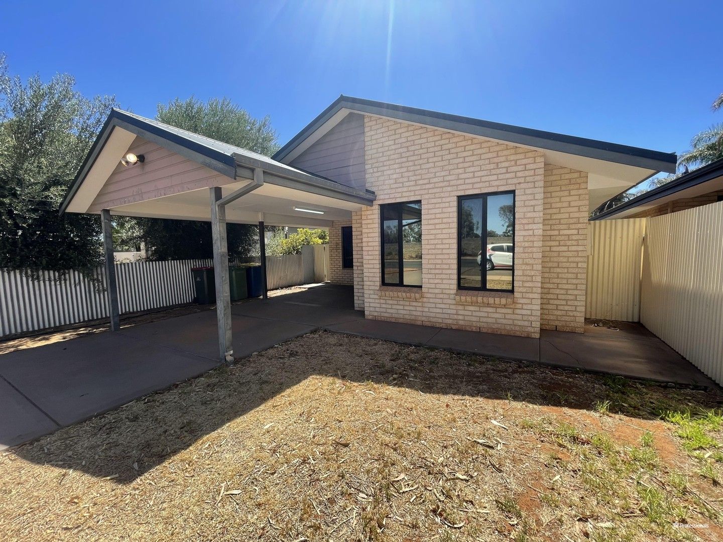 4 bedrooms House in 124b Wittenoom Street WEST LAMINGTON WA, 6430