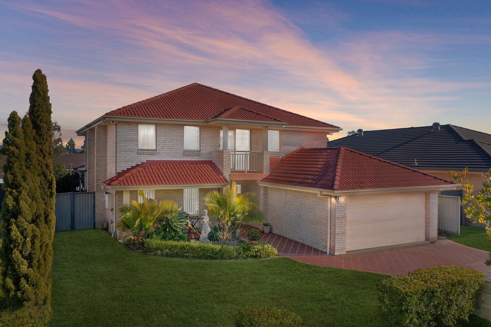 5 bedrooms House in 42 Quarterhorse Parade WADALBA NSW, 2259