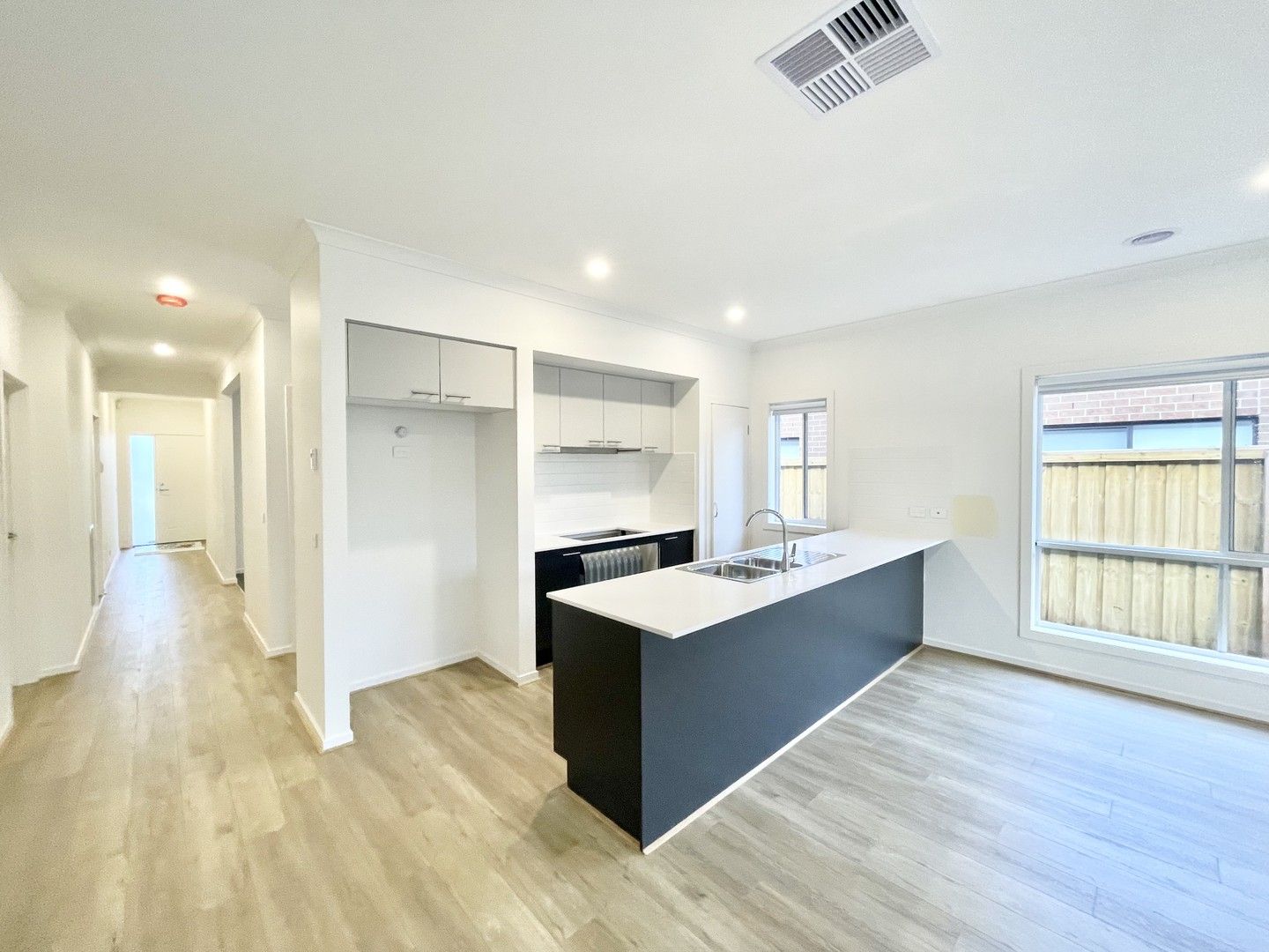 82 Pienza Road, Fraser Rise VIC 3336 House For Rent 530 Domain