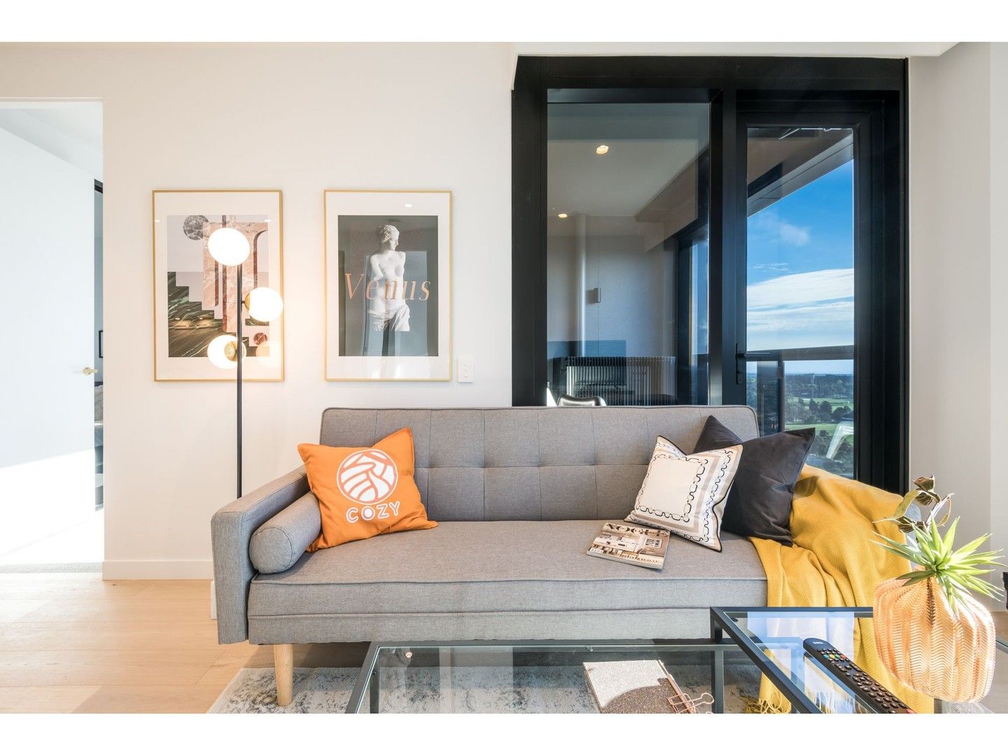2 bedrooms Apartment / Unit / Flat in  BOX HILL VIC, 3128