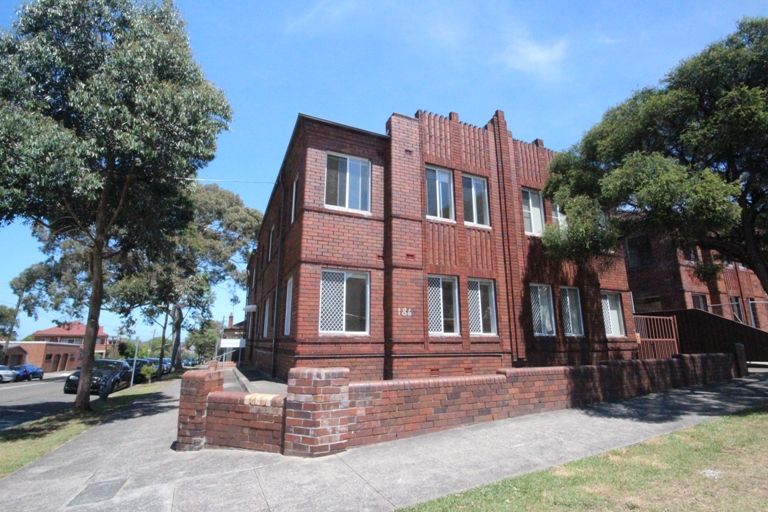 1 bedrooms Apartment / Unit / Flat in 1/186 Wardell Road DULWICH HILL NSW, 2203
