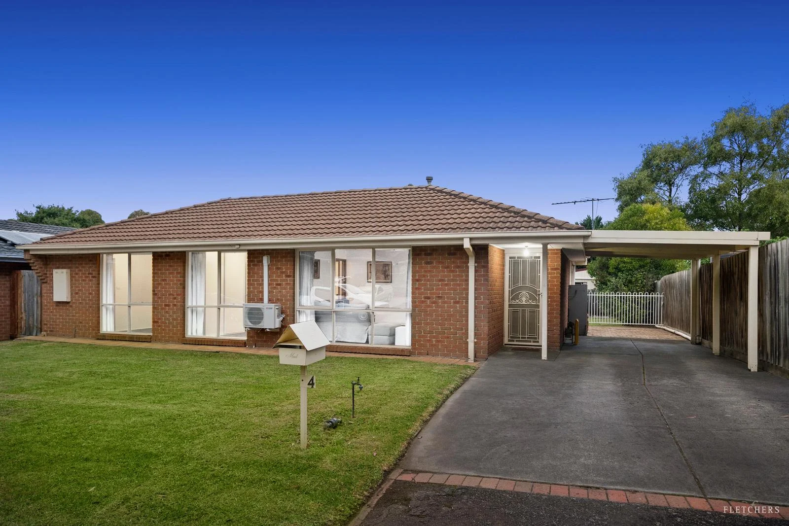 4 Shrubby Walk, Croydon South VIC 3136
