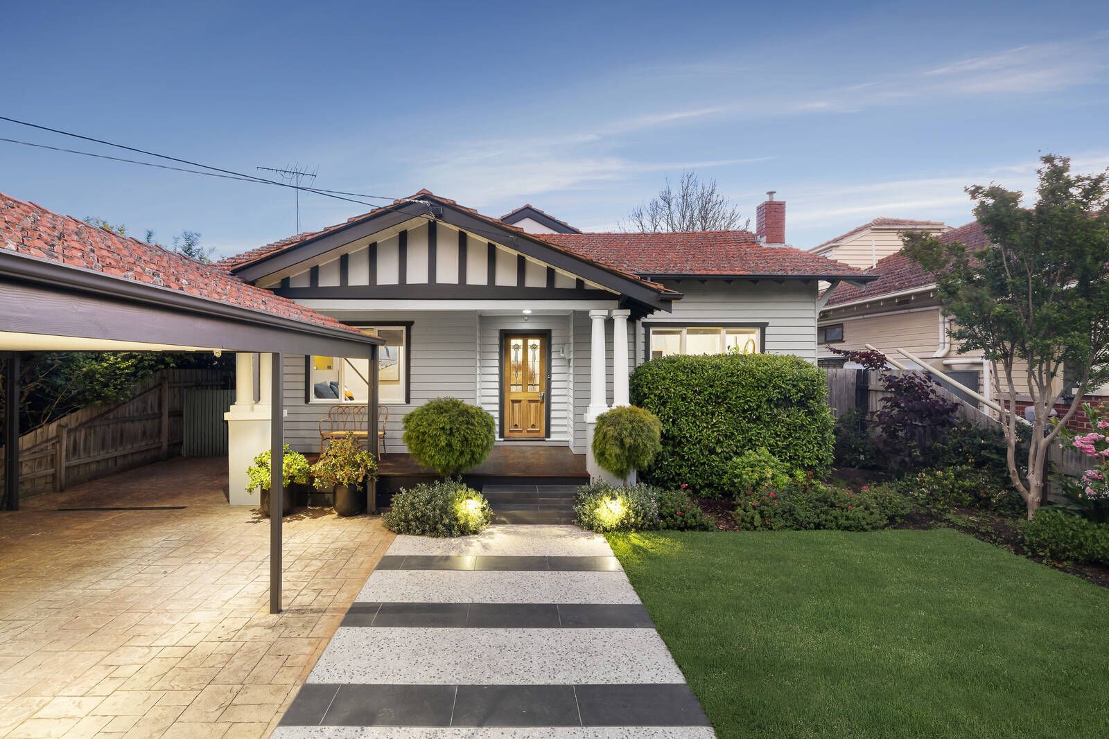 18 Raynes Park Road, Hampton VIC 3188, Image 0