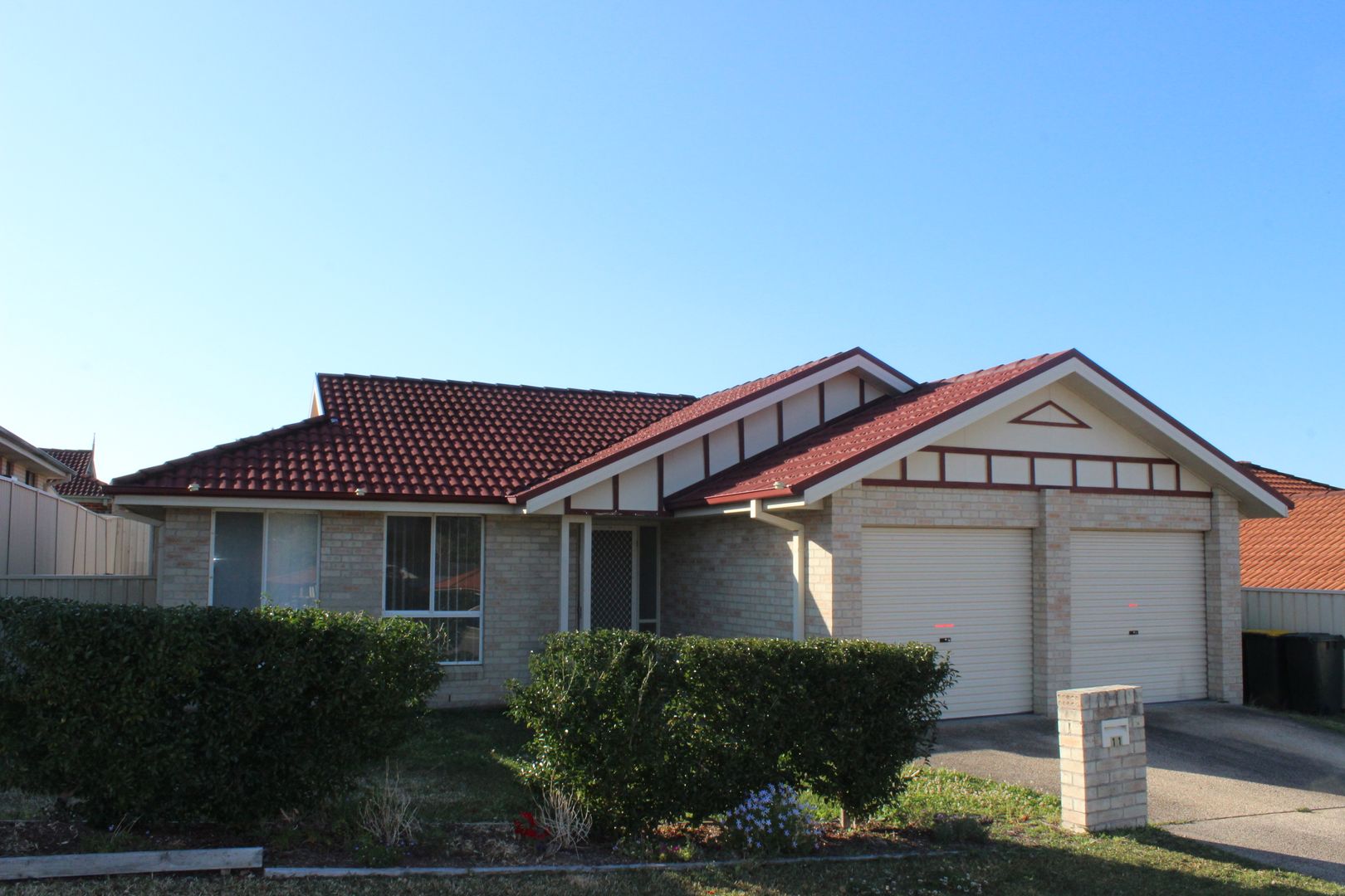 11 Melroy Drive, Mount Hutton Property History & Address Research
