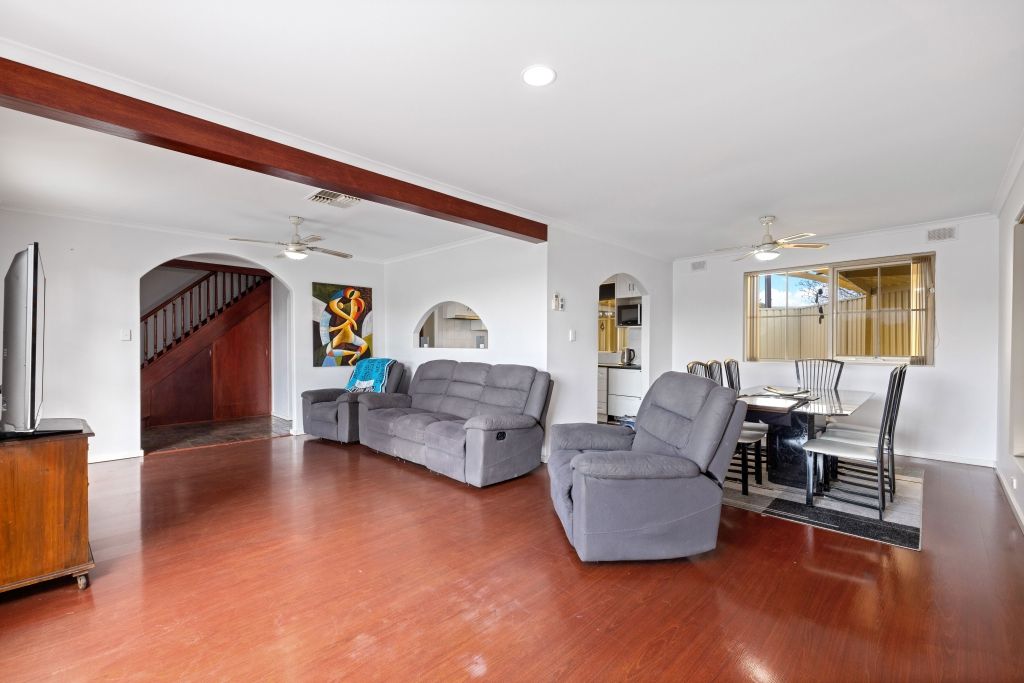 10 Kenihans Road, Happy Valley SA 5159, Image 2