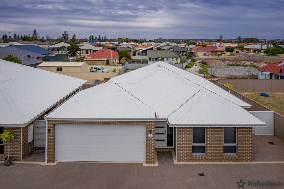 4/8 Stroud Street, Beachlands WA 6530, Image 0