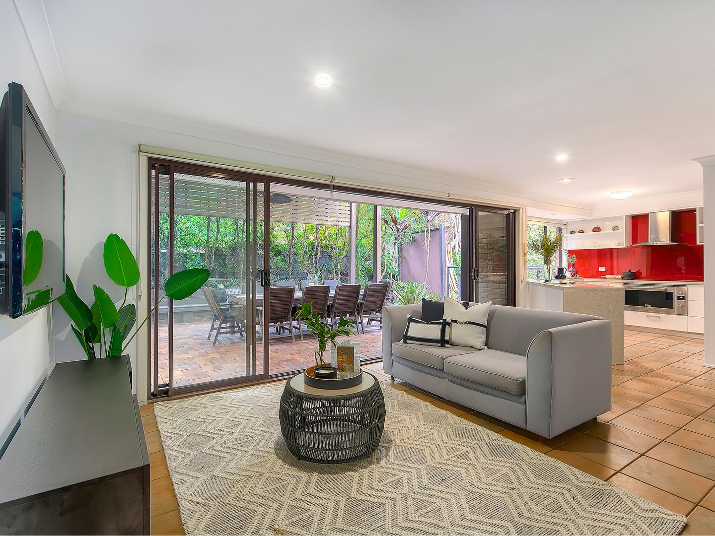 71 Carinya Street, Indooroopilly QLD 4068, Image 2