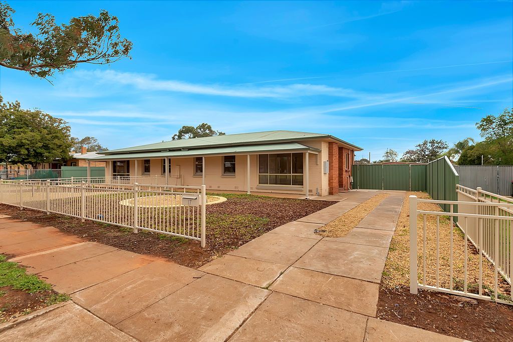 3 bedrooms Semi-Detached in 17 Dowlish Street DAVOREN PARK SA, 5113