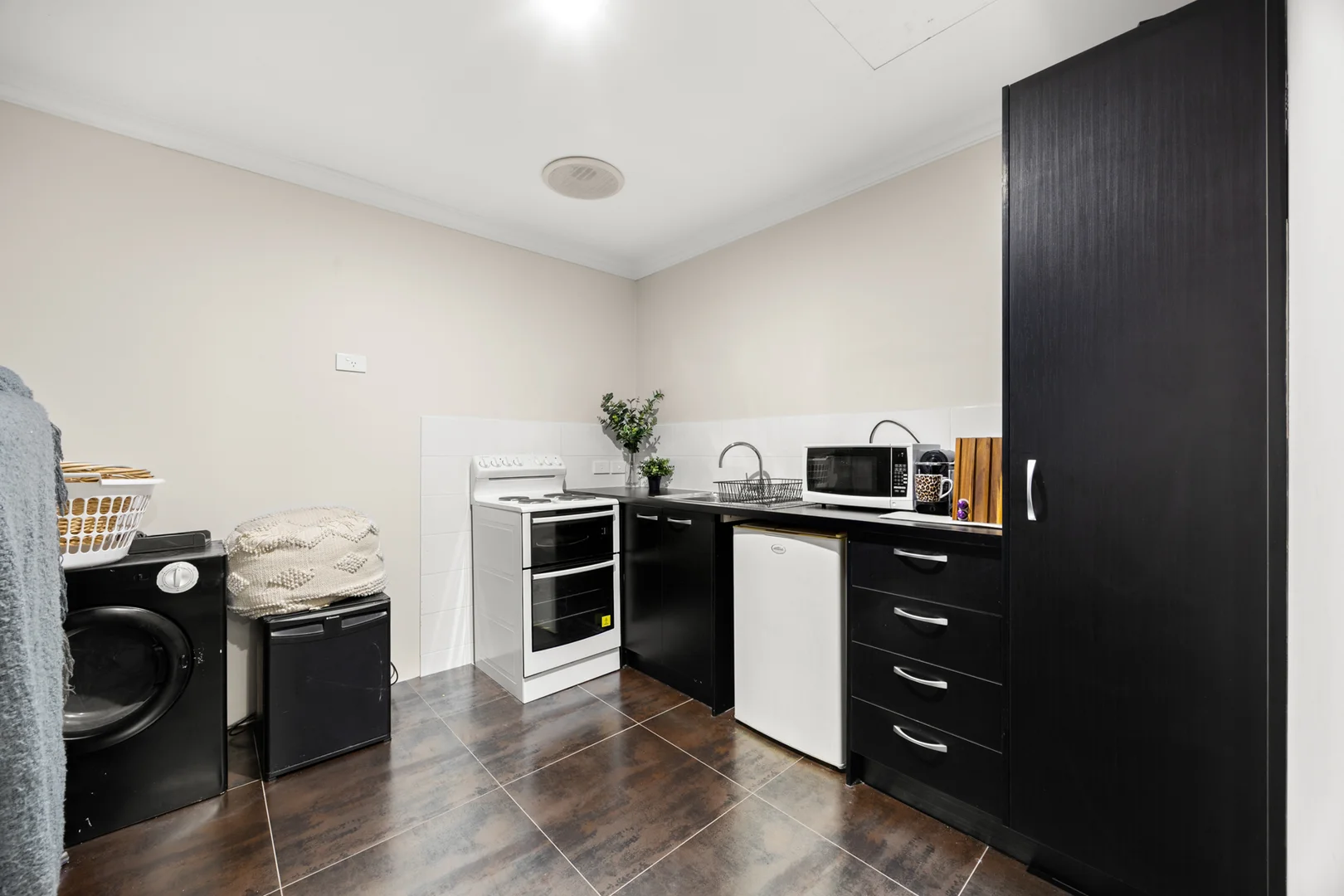 Additional image 34 of 4 Salubris Street, Carramar WA 6031