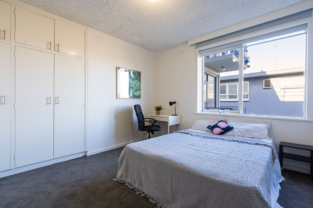 3 bedrooms Apartment / Unit / Flat in 125 Alma Road ST KILDA EAST VIC, 3183