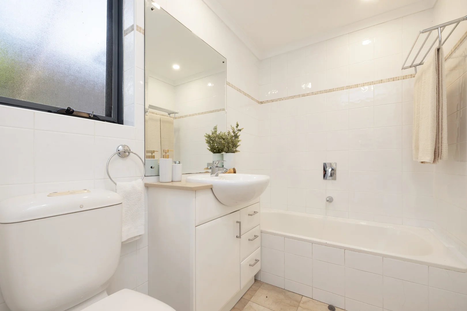 Additional image 9 of 1/5 Darley Street East, Mona Vale NSW 2103