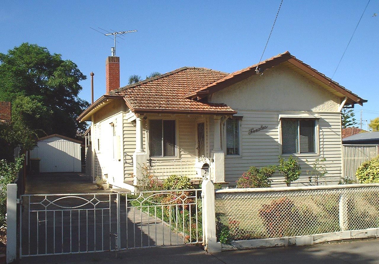 2 bedrooms House in 2 Gladstone Street RESERVOIR VIC, 3073