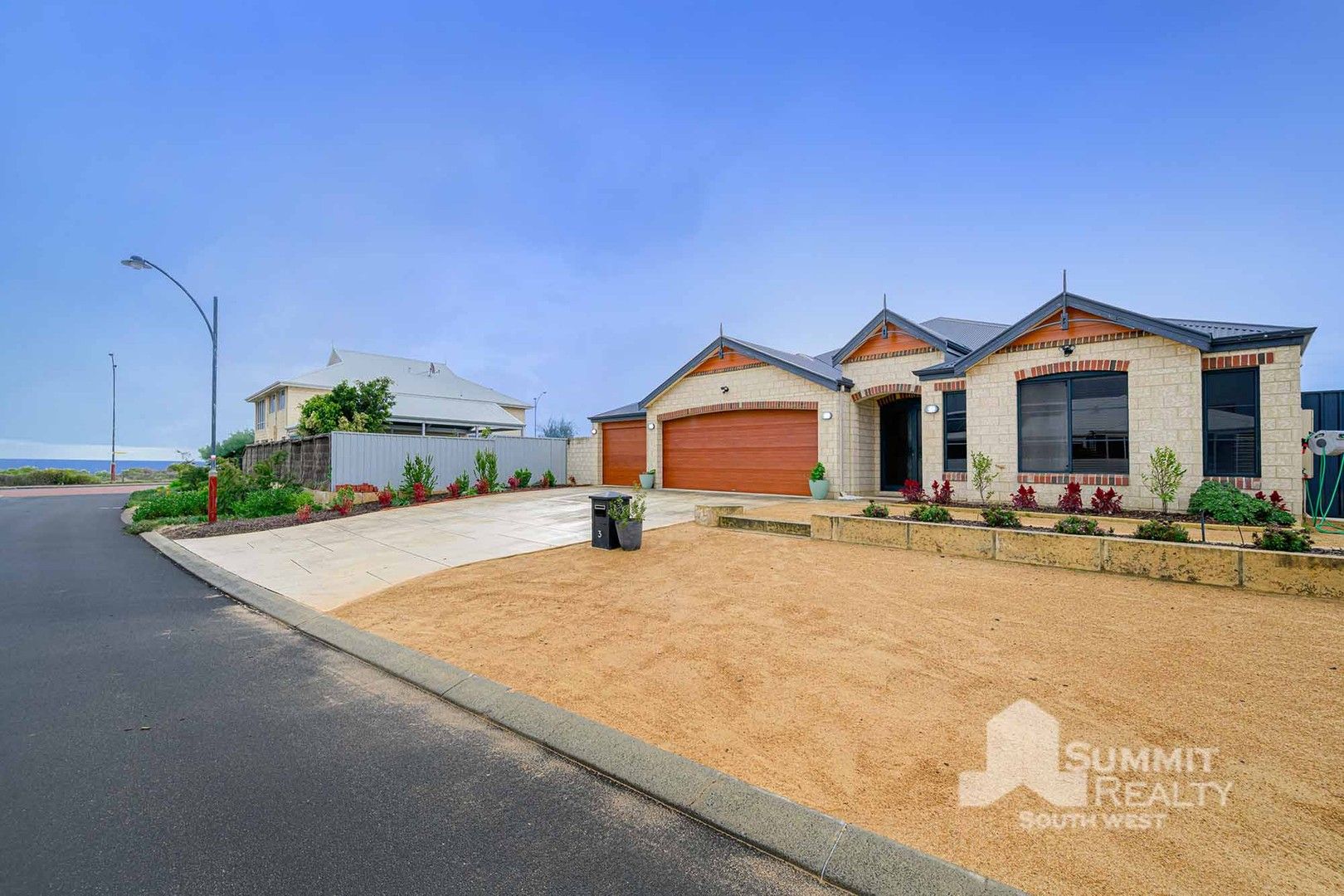 4 bedrooms House in 3 Zedor Way DALYELLUP WA, 6230