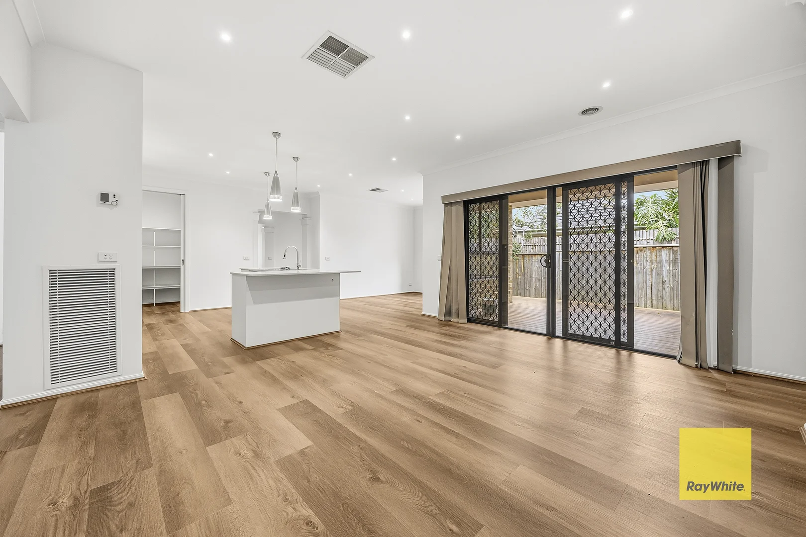 Additional image 13 of 258 Sanctuary Lakes North Boulevard, Point Cook VIC 3030