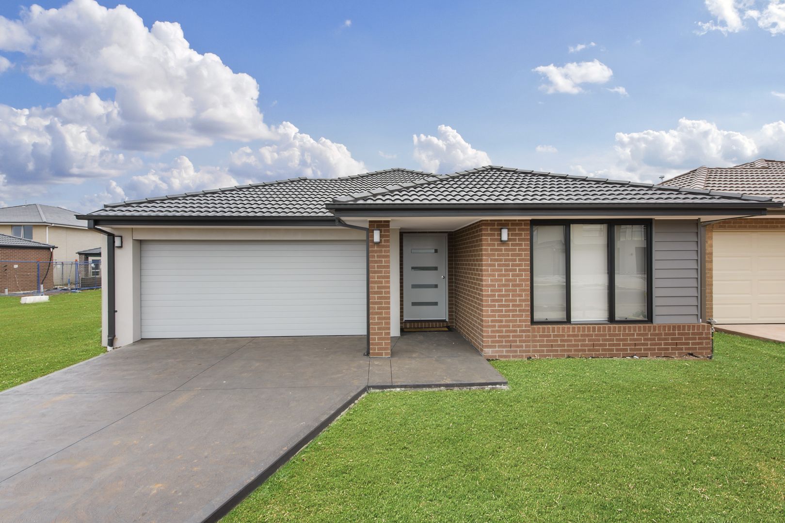4 bedrooms House in 14 rushmore way FRASER RISE VIC, 3336