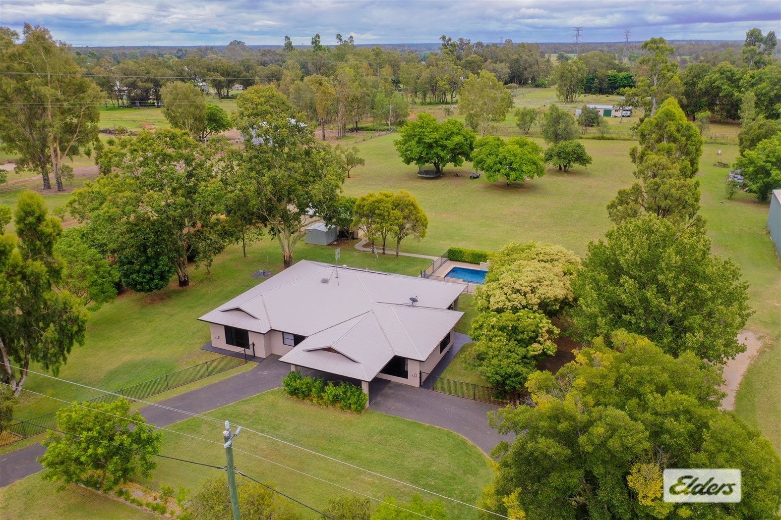 5 bedrooms House in 139 Oak Street CHINCHILLA QLD, 4413