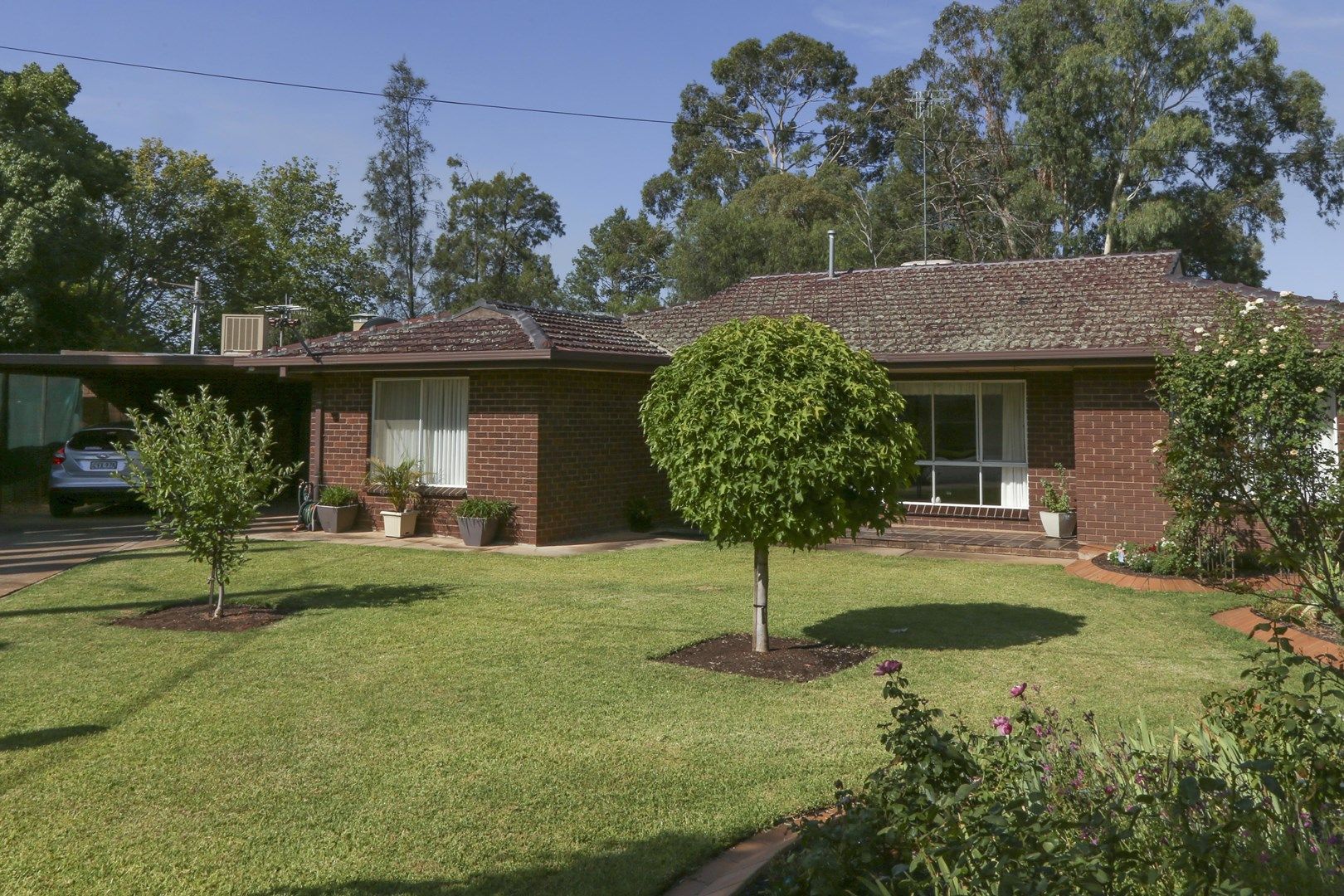 8 Foster Place, Griffith NSW 2680