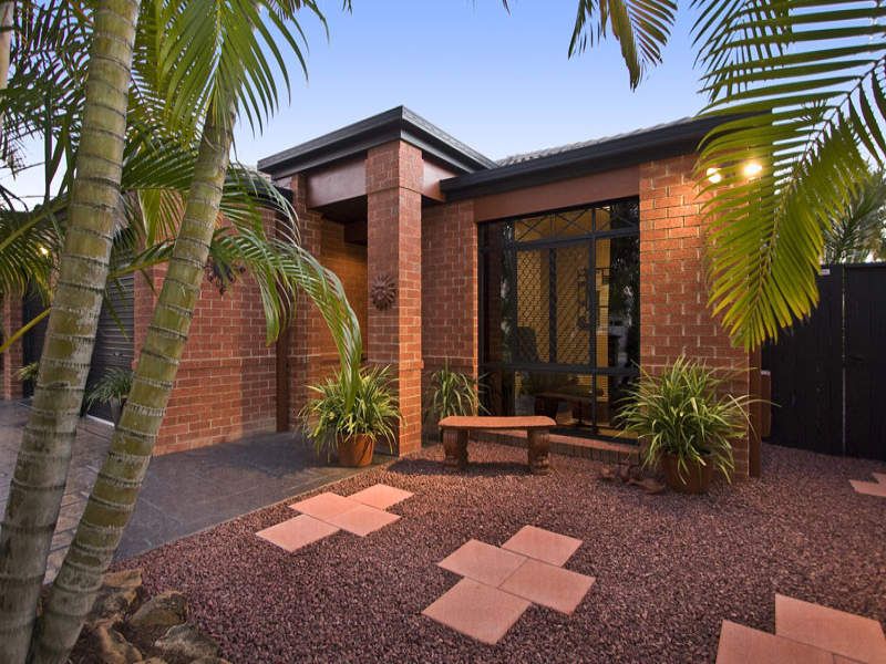 61 Lakeside Crescent, Forest Lake QLD 4078