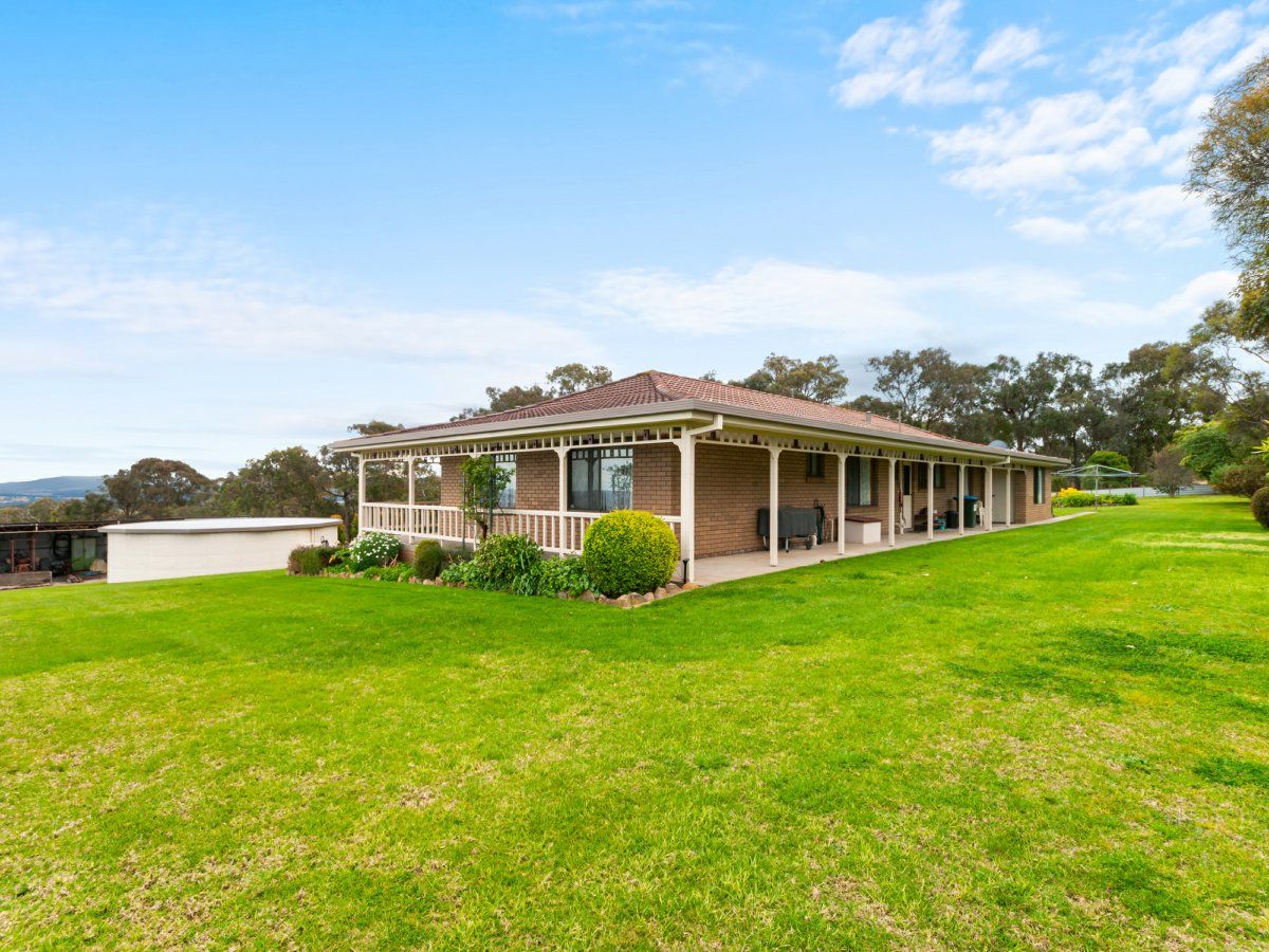 9 Pheasant Track, Granite Rock VIC 3875, Image 2