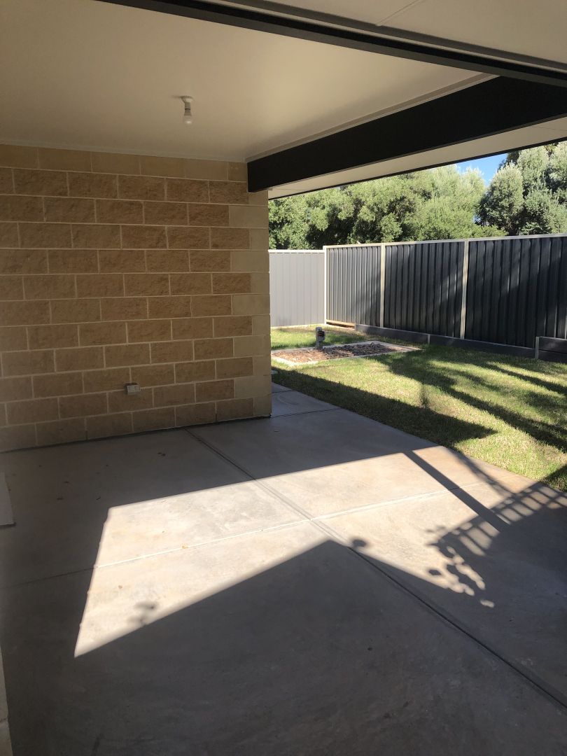 10 Coral Street, Loxton SA 5333 House For Rent 460 Domain