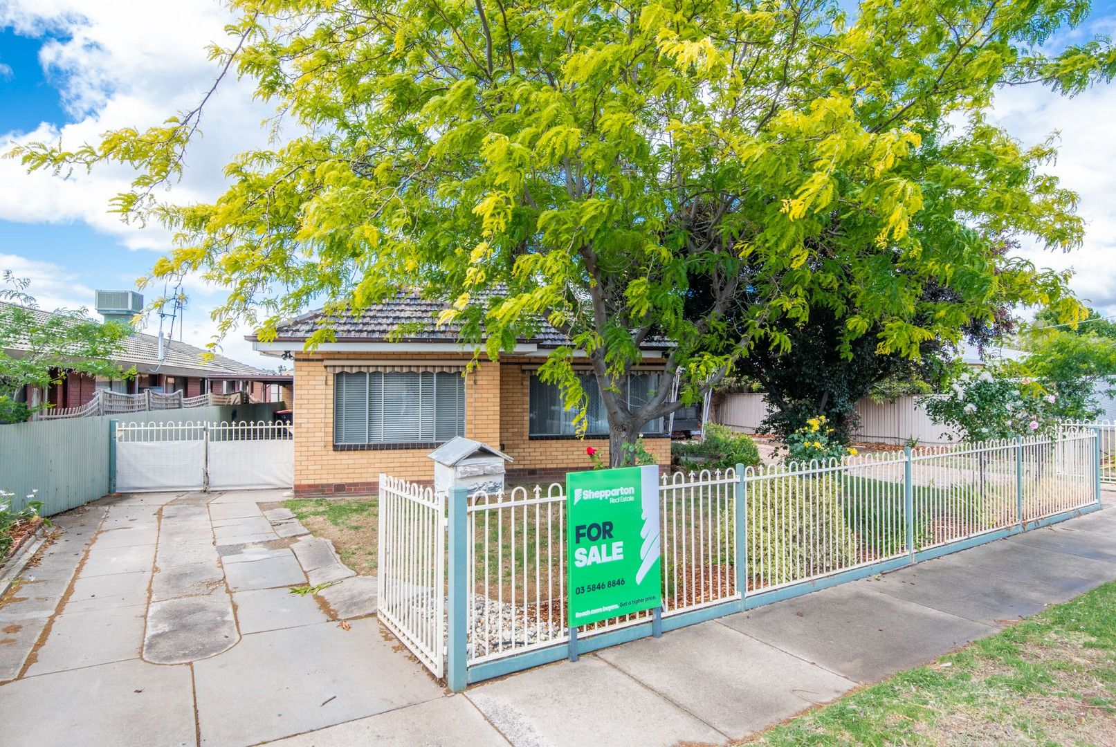 3 bedrooms House in 23 Verney Road SHEPPARTON VIC, 3630