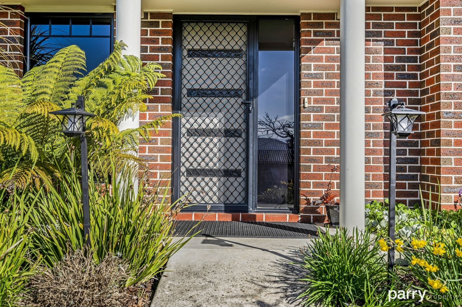 1/10 Henry Grove, Legana TAS 7277, Image 2