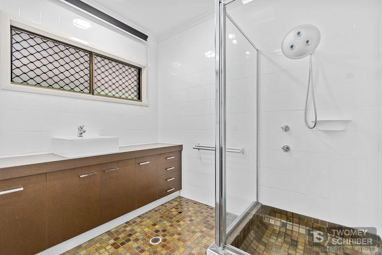 Additional image 9 of 8 Seaview Close, Bayview Heights QLD 4868