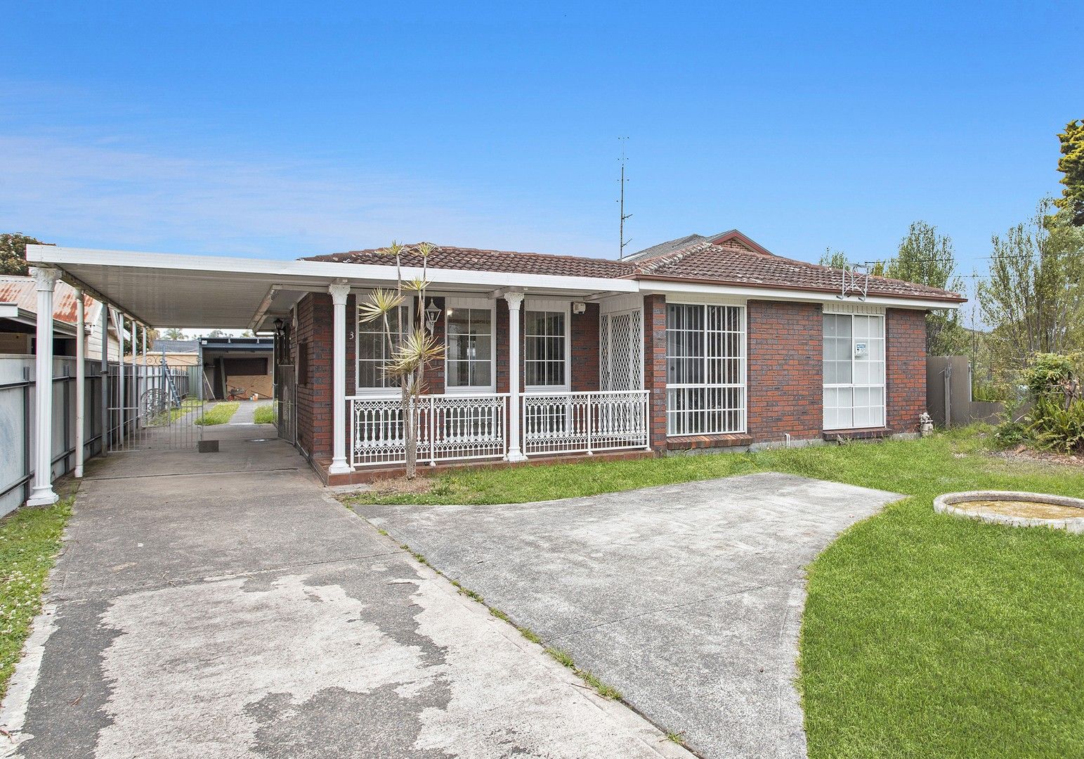 3 bedrooms House in 3 Wooroo Street ALBION PARK RAIL NSW, 2527