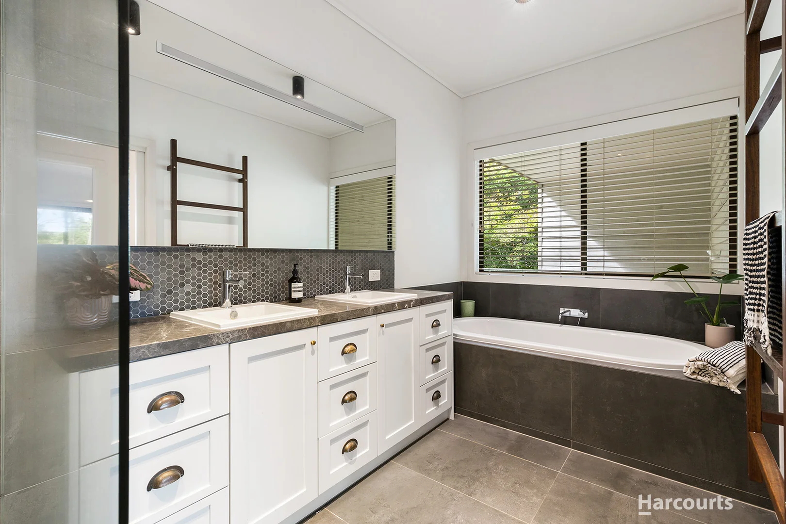 Additional image 8 of 425-427 Park Road, Park Orchards VIC 3114