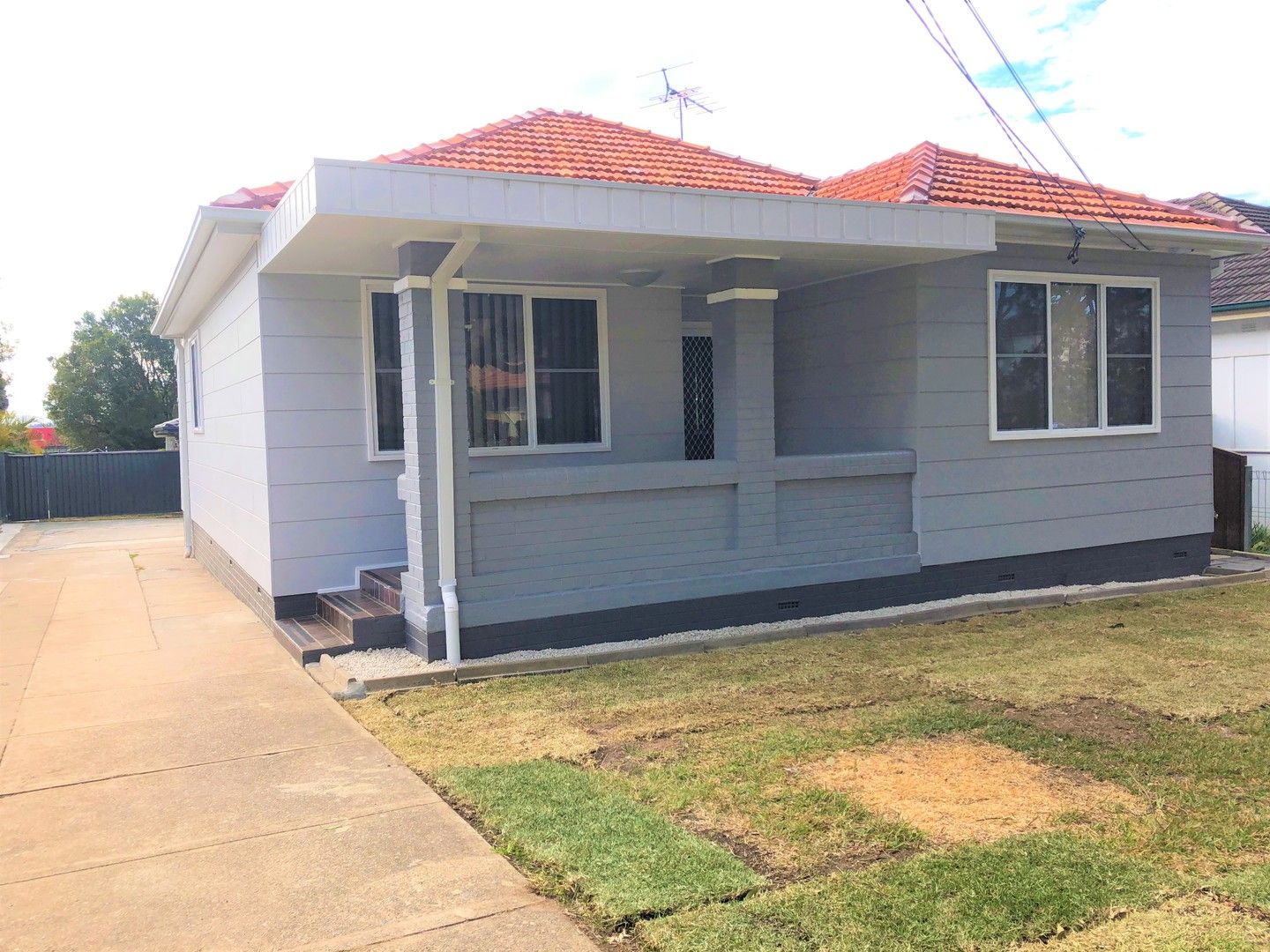 4 bedrooms House in 27 Payten Avenue ROSELANDS NSW, 2196