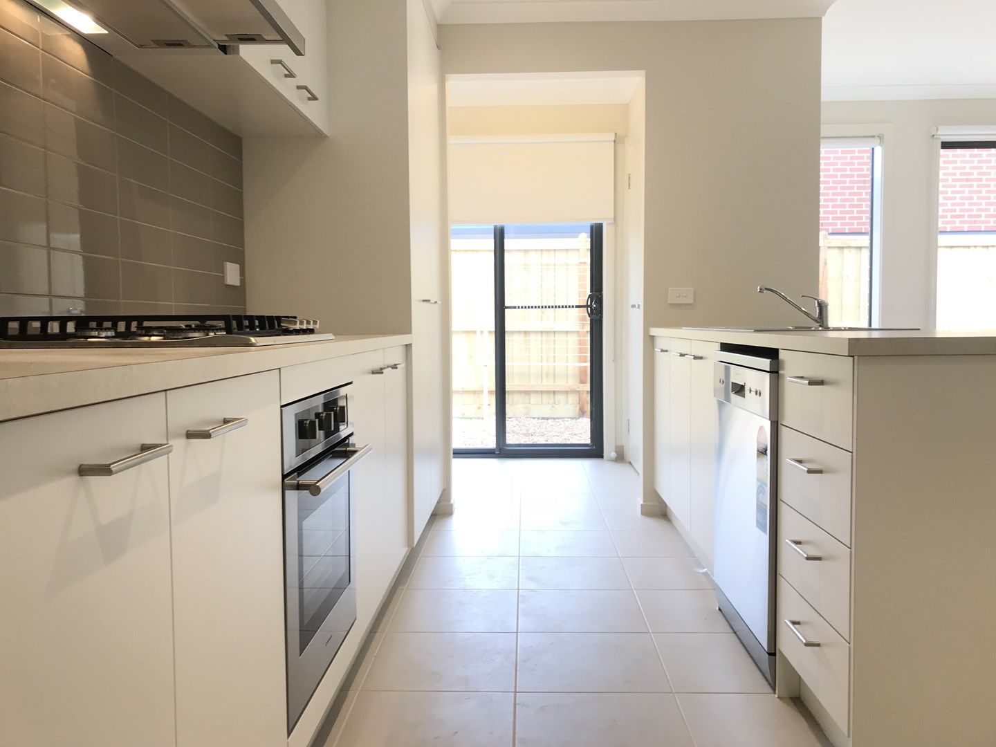 4 bedrooms House in 100 Bramley Avenue CHARLEMONT VIC, 3217