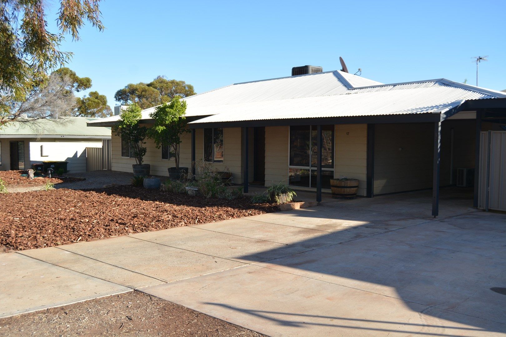 17 Gregory St, Roxby Downs SA 5725, Image 1