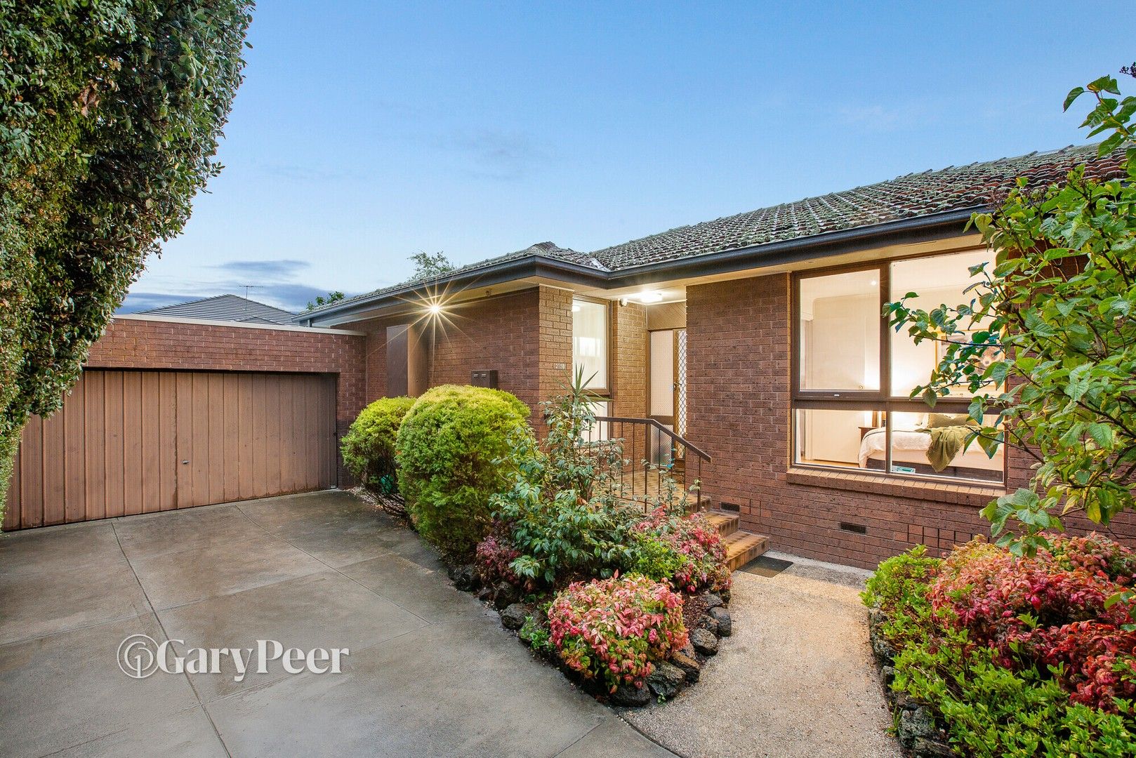 215B Kambrook Road, Caulfield VIC 3162, Image 0