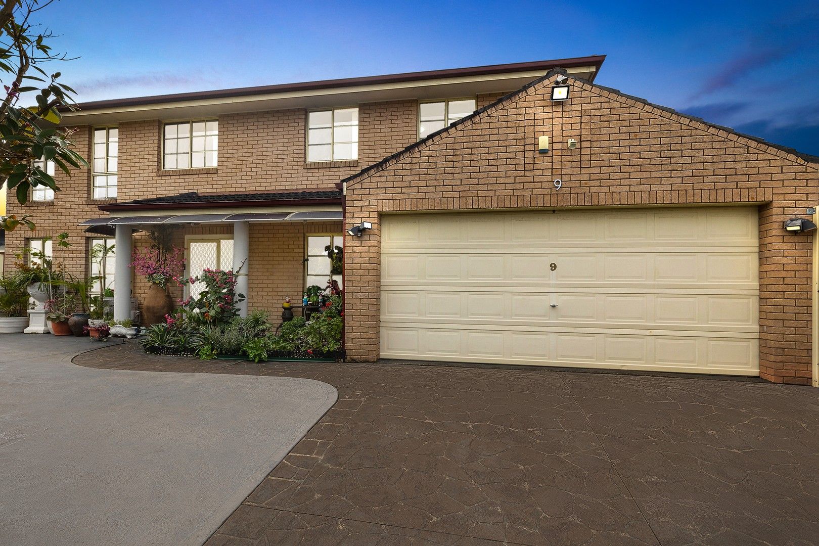 6 bedrooms House in 9 Lascelles Lane GREENACRE NSW, 2190