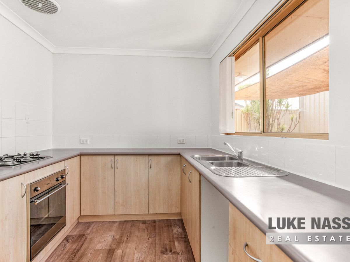 7/11 Clarence Road, Armadale WA 6112, Image 2