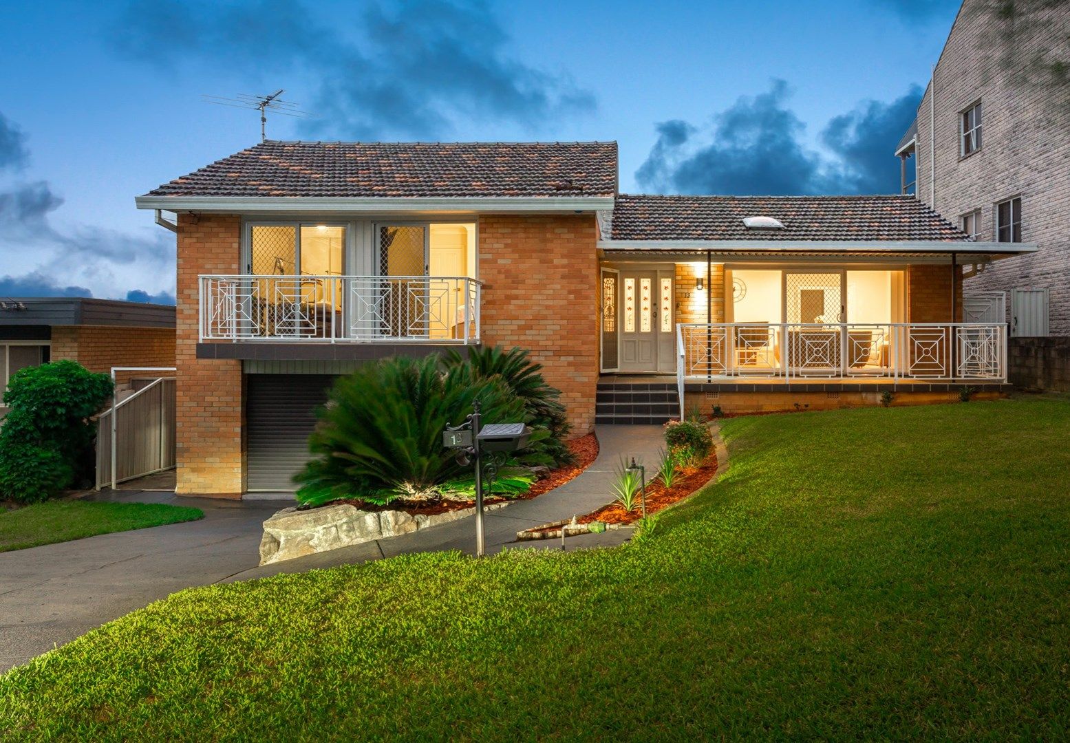 13 Saric Avenue, Georges Hall NSW 2198