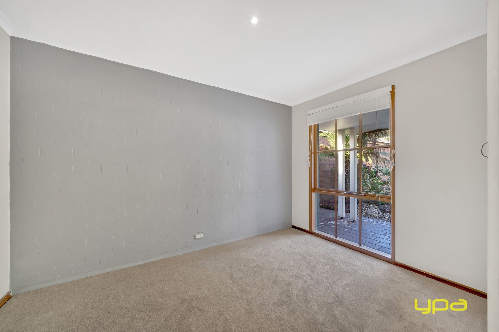 21 Cranbourne Place, Cranbourne VIC 3977, Image 2