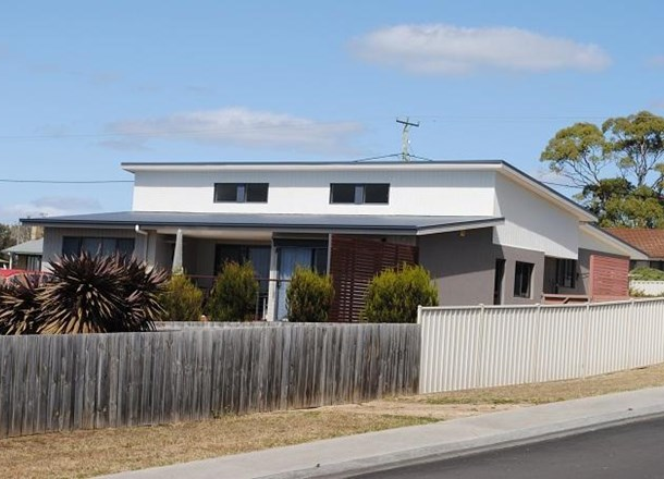 2 Aqua Sands Drive, Swansea TAS 7190