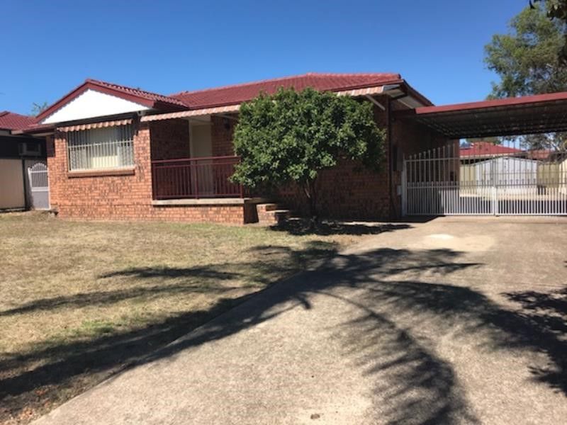 3 bedrooms House in 106 Lovegrove Drive QUAKERS HILL NSW, 2763