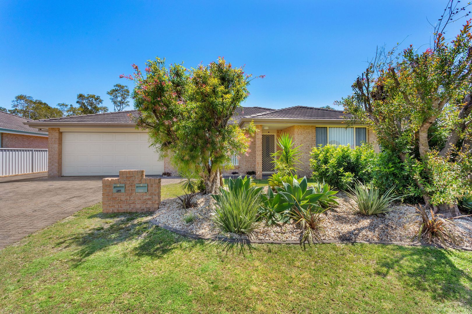 1/64 Amanda Crescent, Forster Property History & Address Research