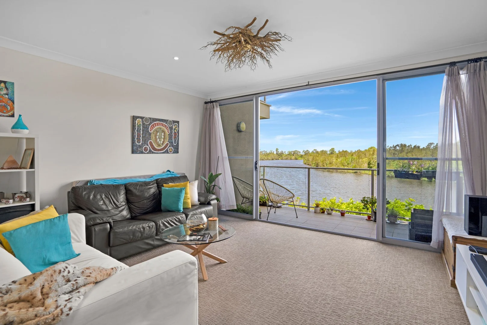 8/5036 Emerald Island Drive, Carrara QLD 4211